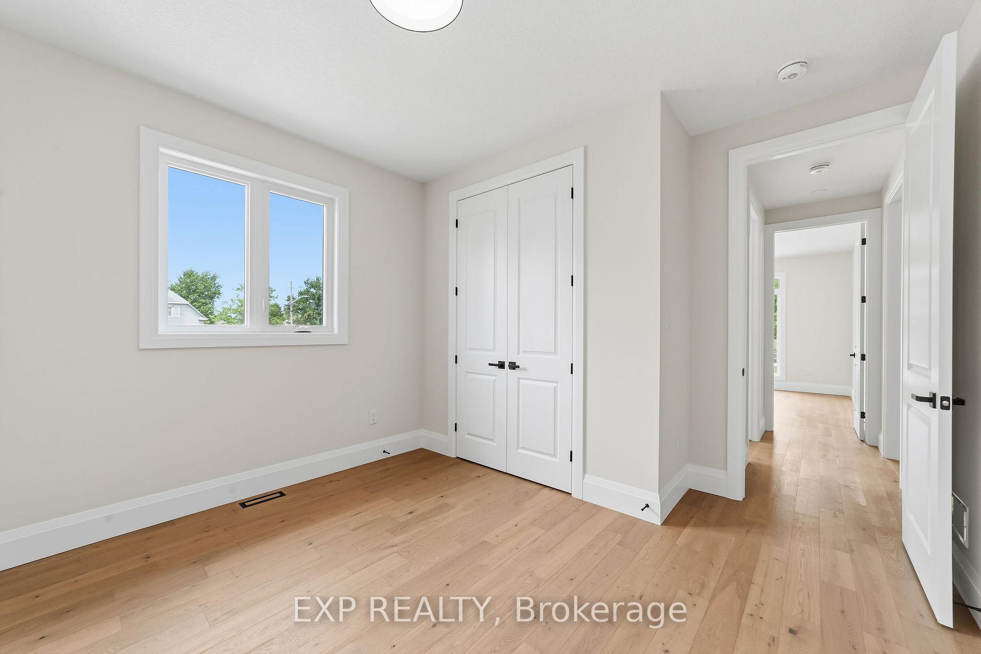 Photo 24 of 404 Erie Street, Warwick, Watford — HOMEH