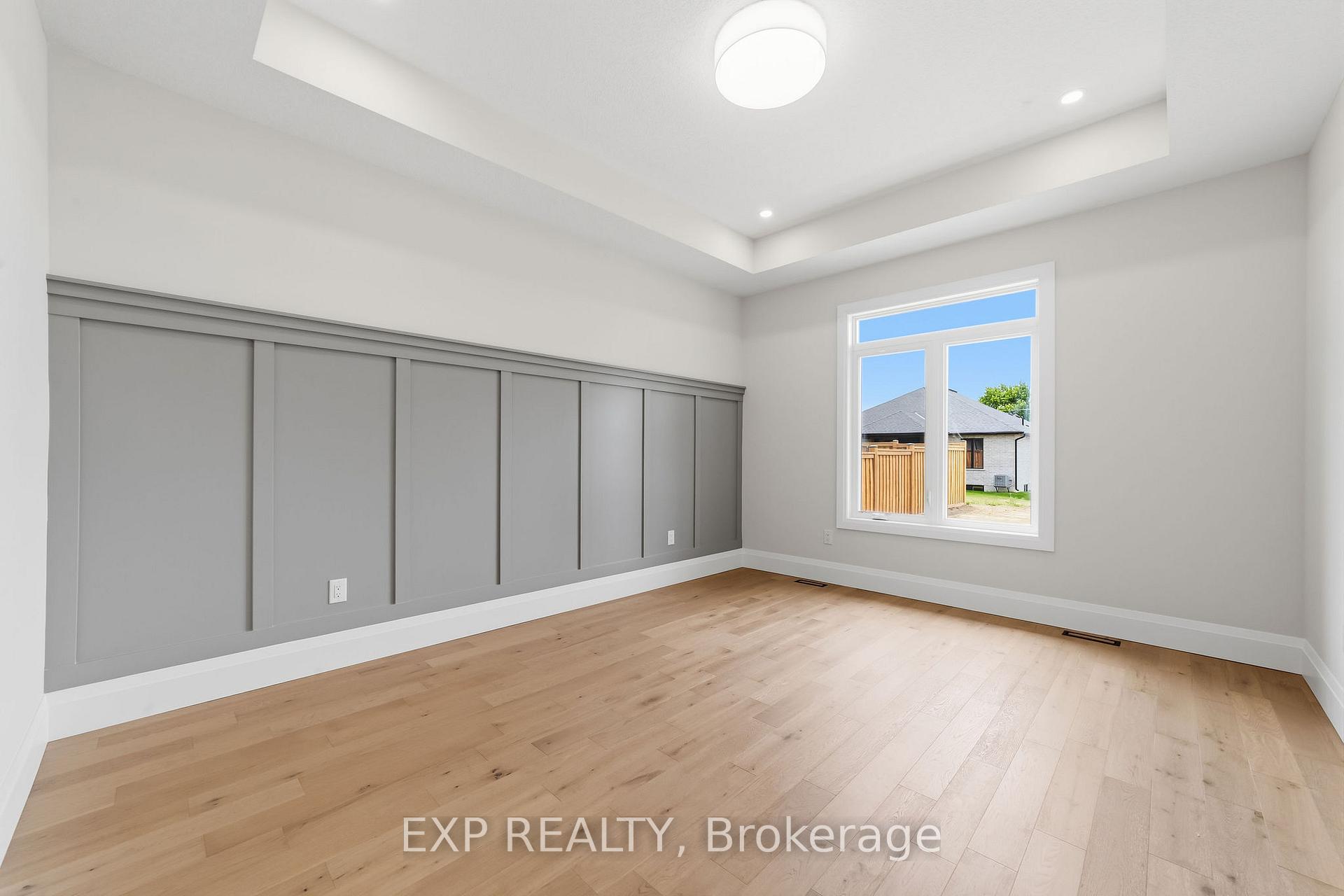 Photo 25 of 404 Erie Street, Warwick, Watford — HOMEH