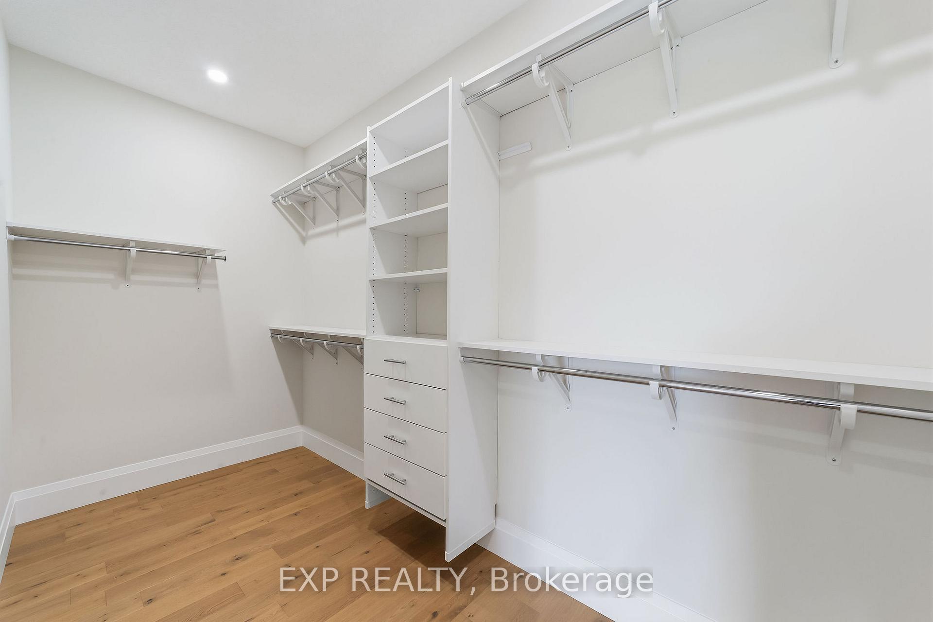 Photo 28 of 404 Erie Street, Warwick, Watford — HOMEH