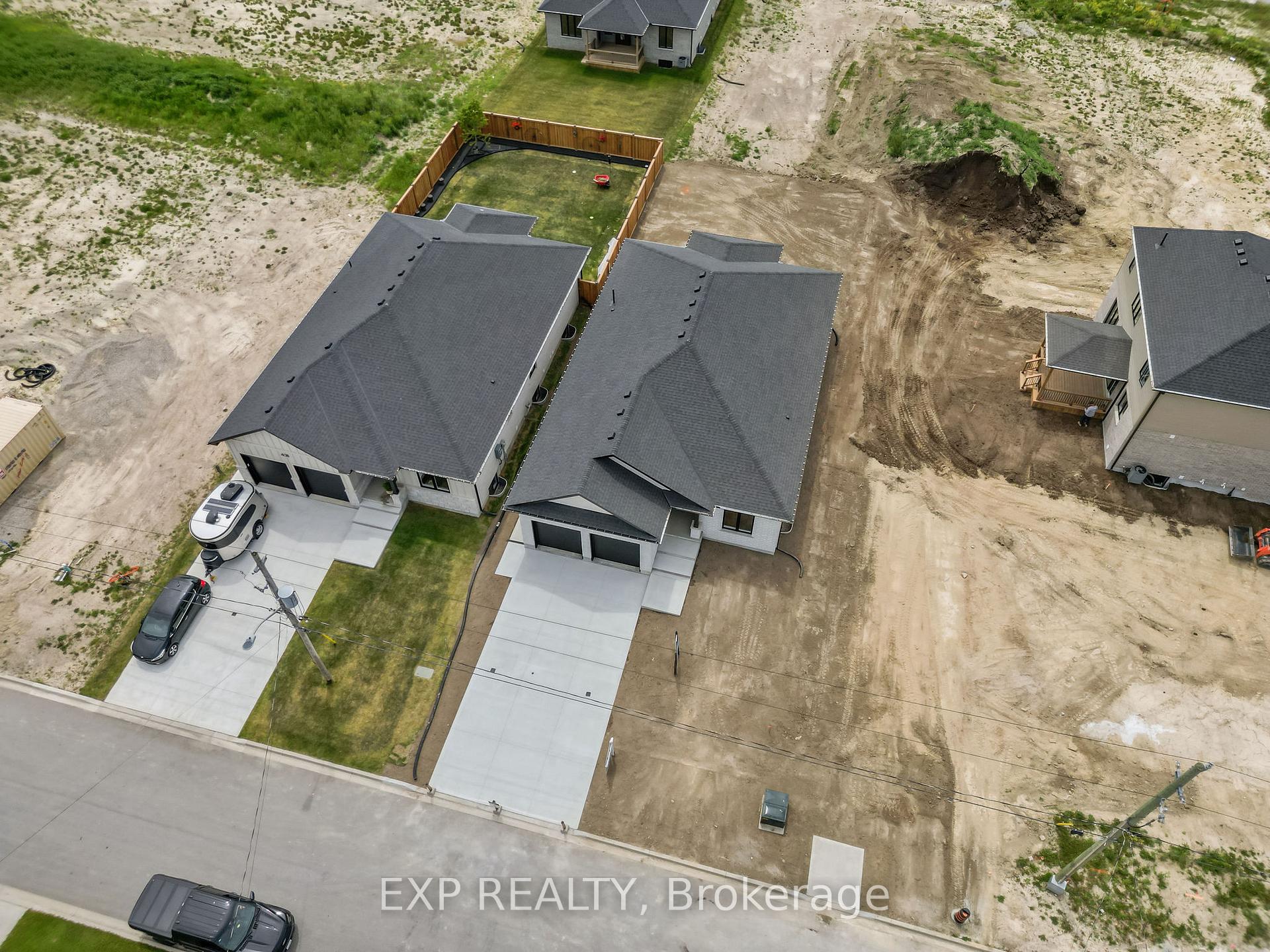 Photo 34 of 404 Erie Street, Warwick, Watford — HOMEH