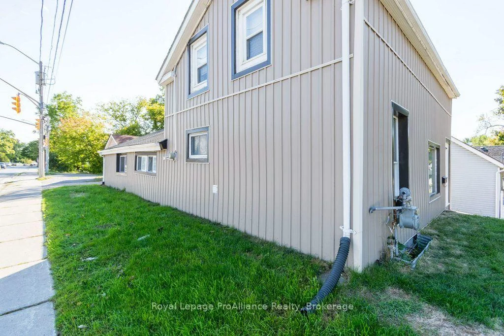 Photo 9 of 95 Grier Street, Belleville, Belleville Ward — HOMEH