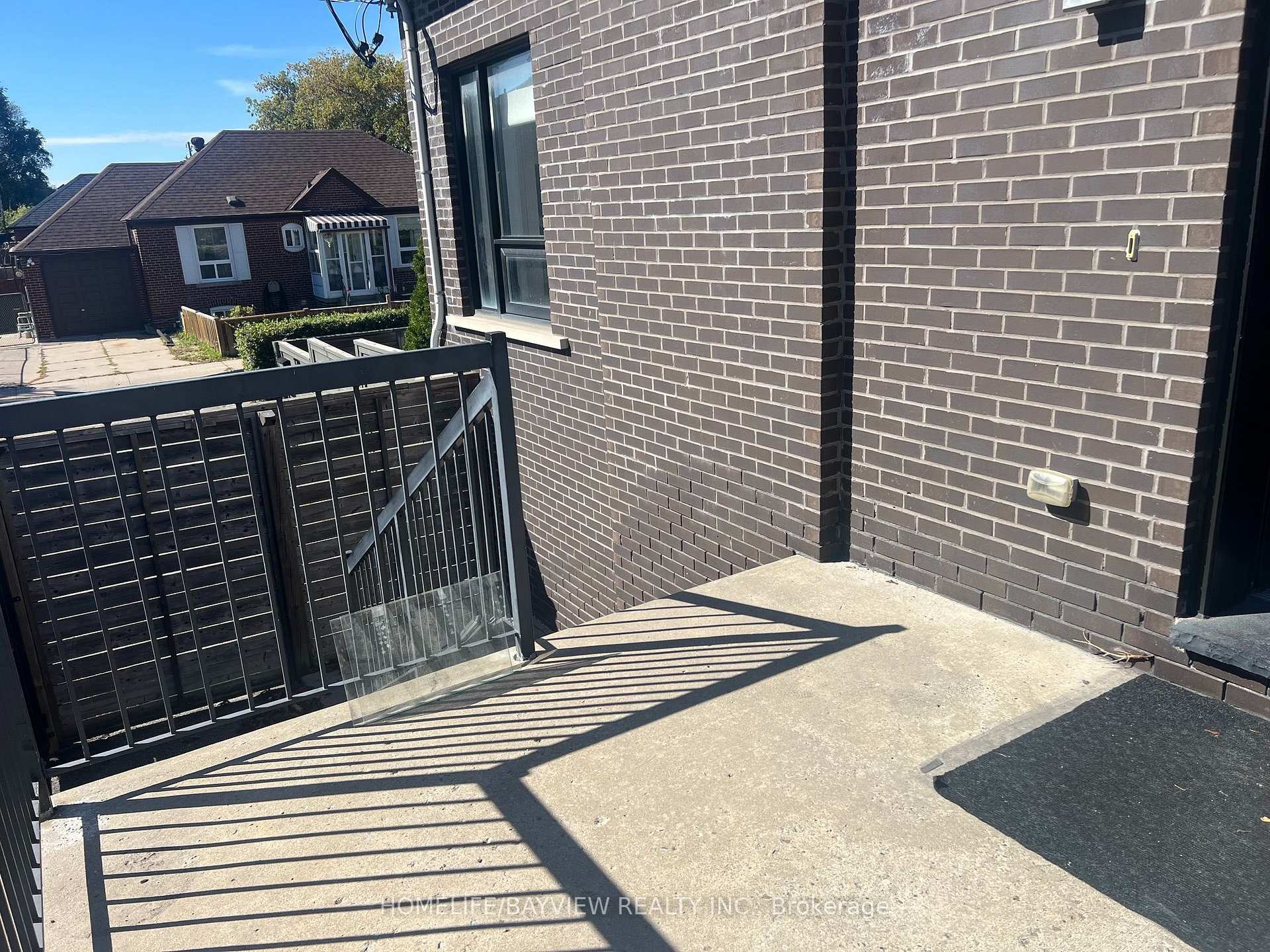 Photo 4 of Unit Unit 2, 379 O'Connor Drive, Toronto, East York — HOMEH