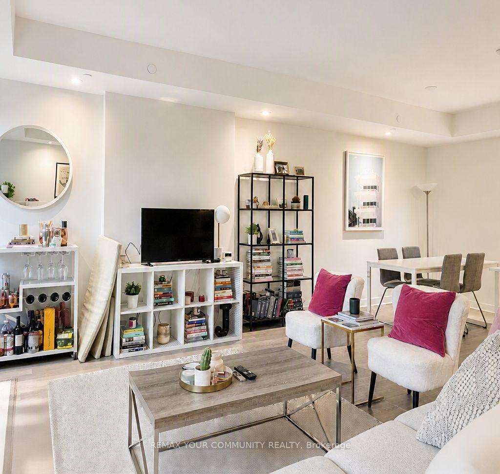Photo 2 of Unit 305, 501 Adelaide Street W, Toronto, Waterfront Communities — HOMEH