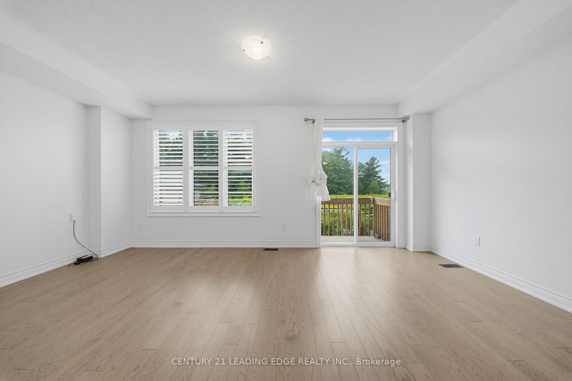 Photo 9 of 28 Liam Lane, Markham, Cedarwood — HOMEH