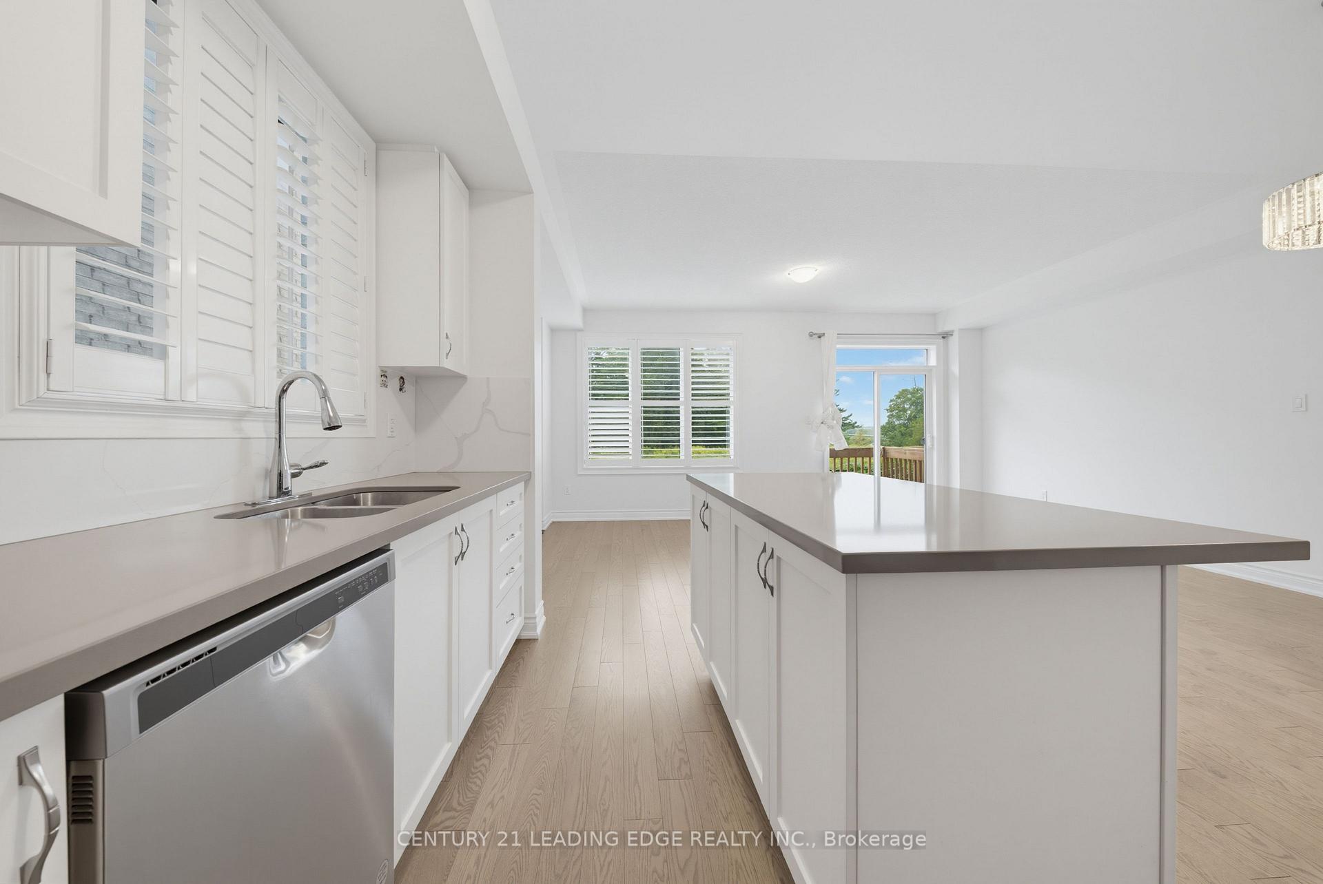 Photo 10 of 28 Liam Lane, Markham, Cedarwood — HOMEH