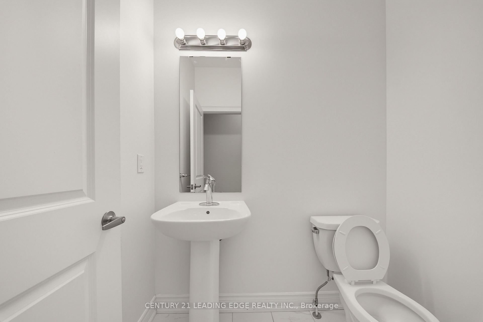 Photo 11 of 28 Liam Lane, Markham, Cedarwood — HOMEH