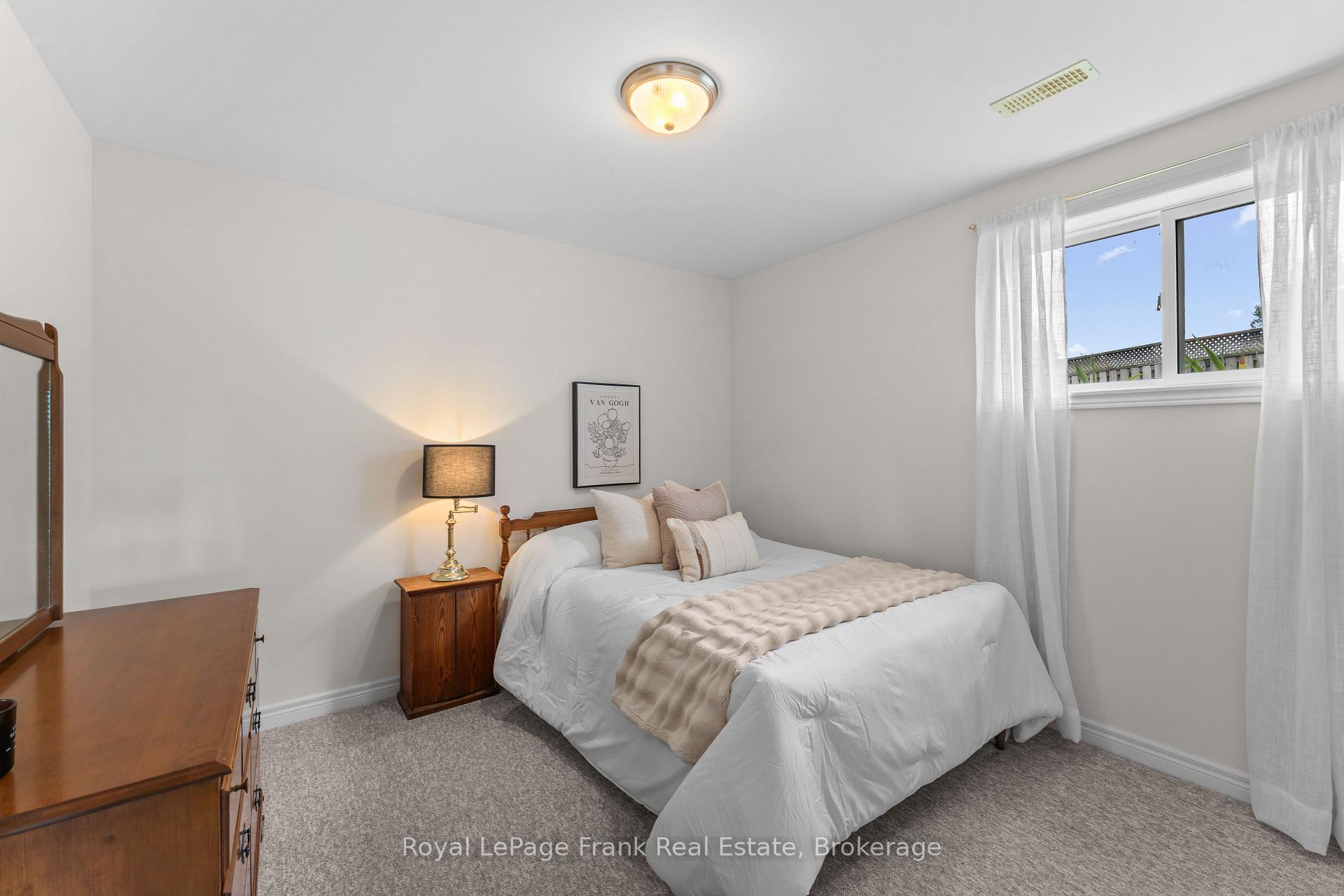 Photo 30 of 18 Matthews Court, Peterborough, Monaghan Ward 2 — HOMEH