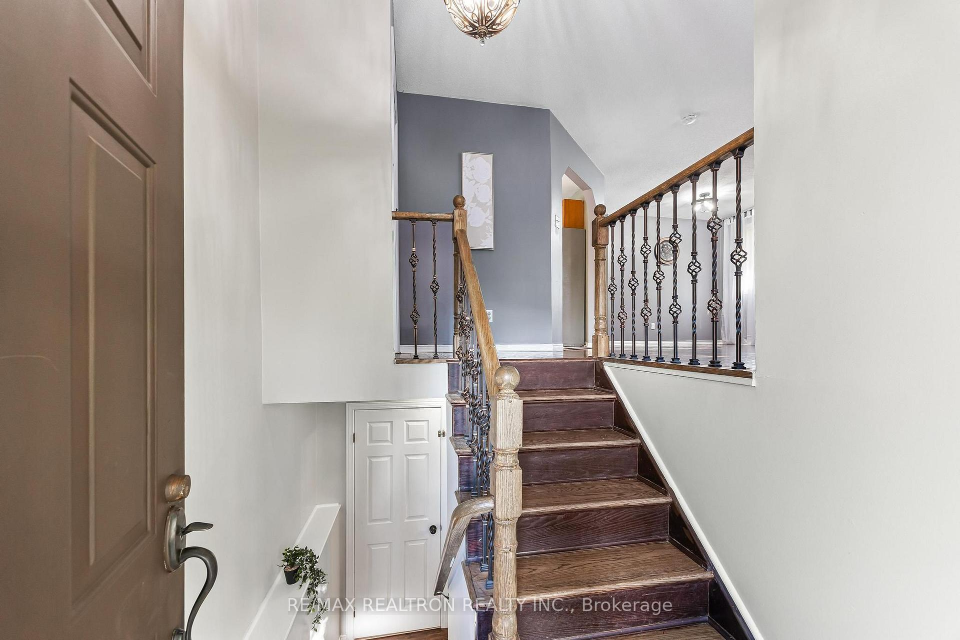 Photo 4 of 805 Milford Drive, Peterborough, Ashburnham Ward 4 — HOMEH