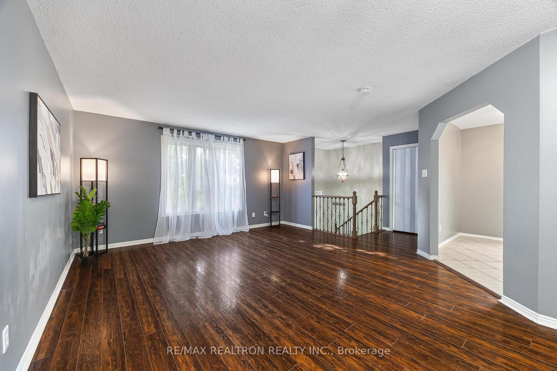 Photo 5 of 805 Milford Drive, Peterborough, Ashburnham Ward 4 — HOMEH