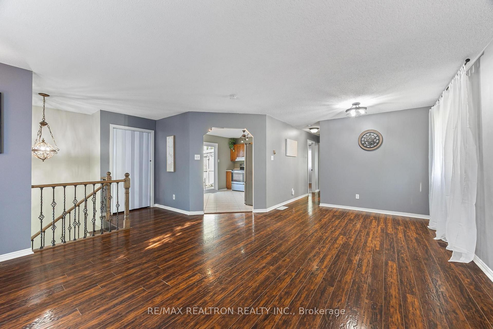 Photo 6 of 805 Milford Drive, Peterborough, Ashburnham Ward 4 — HOMEH