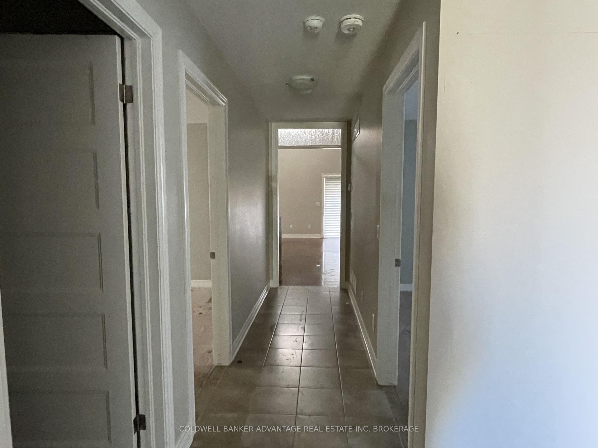 Photo 3 of 284 Classic Avenue, Welland, Lincoln/Crowland — HOMEH