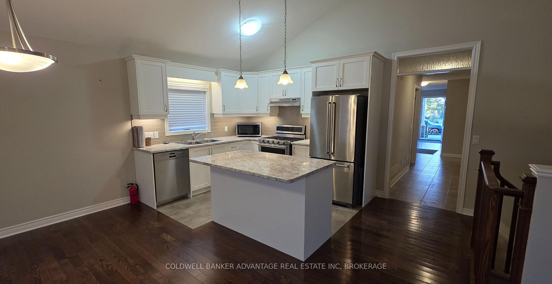 Photo 4 of 284 Classic Avenue, Welland, Lincoln/Crowland — HOMEH