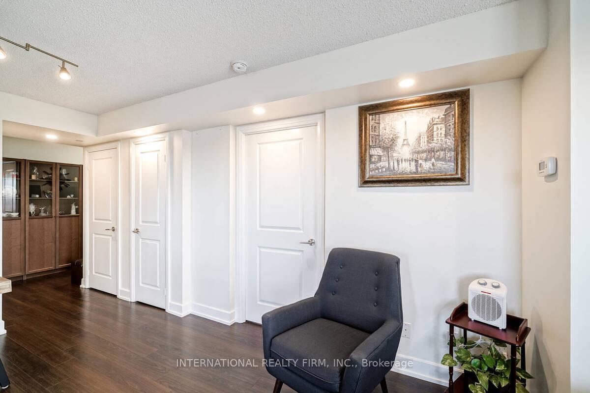 Photo 5 of Unit 2222, 2 Eva Road, Etobicoke, Etobicoke West Mall — HOMEH