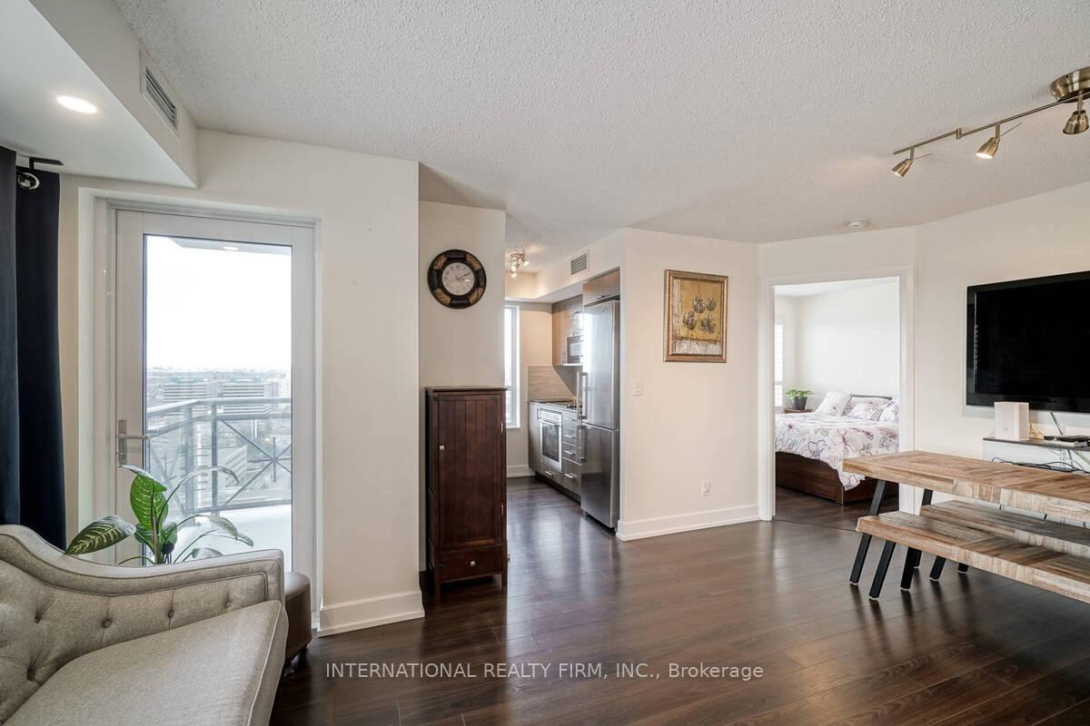 Photo 8 of Unit 2222, 2 Eva Road, Etobicoke, Etobicoke West Mall — HOMEH