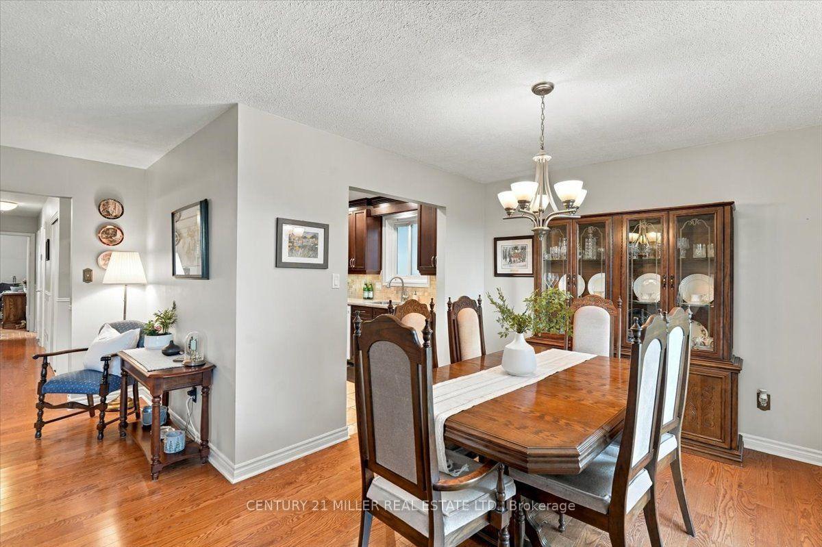 Photo 11 of 2044 Coral Crescent, Burlington, Mountainside — HOMEH