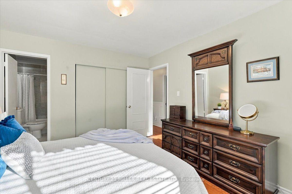 Photo 18 of 2044 Coral Crescent, Burlington, Mountainside — HOMEH