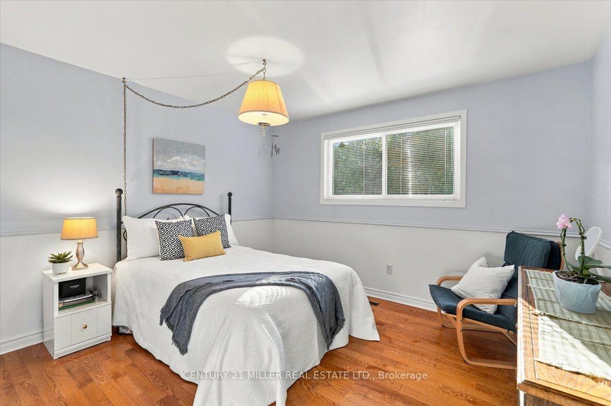 Photo 19 of 2044 Coral Crescent, Burlington, Mountainside — HOMEH