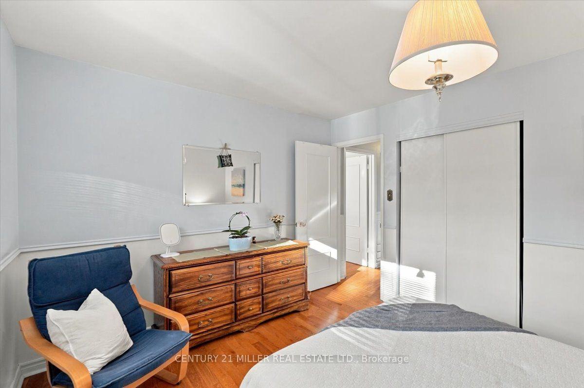 Photo 20 of 2044 Coral Crescent, Burlington, Mountainside — HOMEH