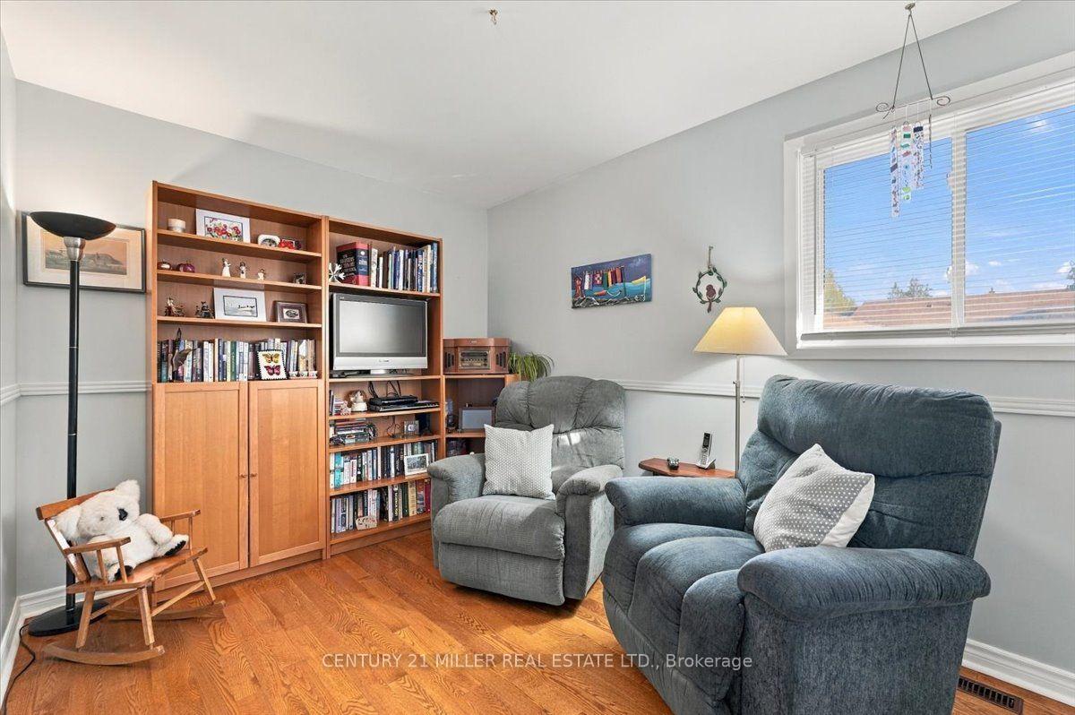 Photo 21 of 2044 Coral Crescent, Burlington, Mountainside — HOMEH