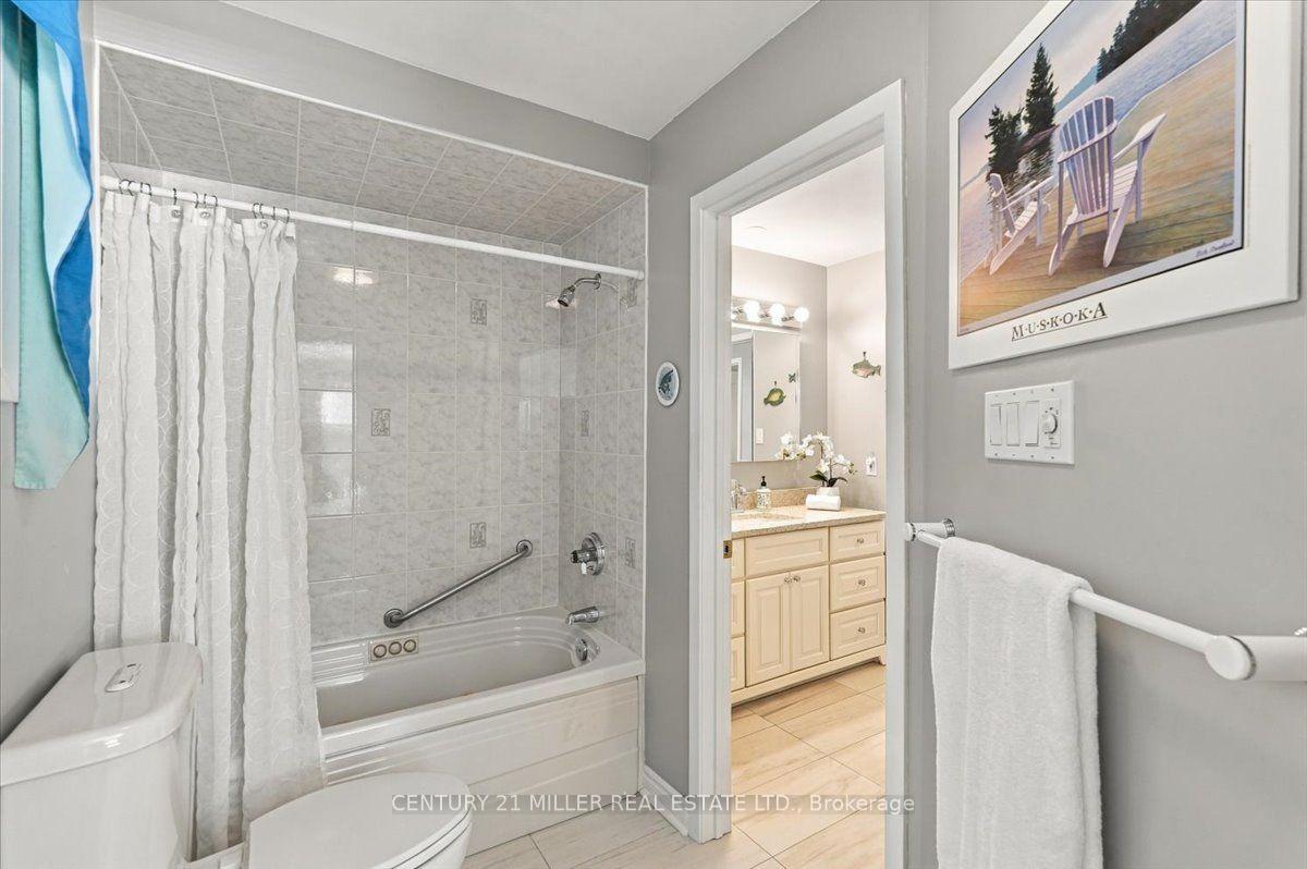 Photo 24 of 2044 Coral Crescent, Burlington, Mountainside — HOMEH