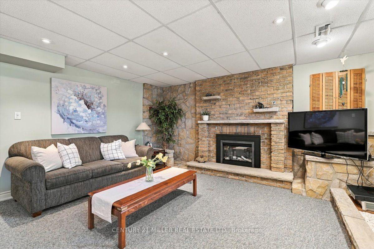 Photo 26 of 2044 Coral Crescent, Burlington, Mountainside — HOMEH