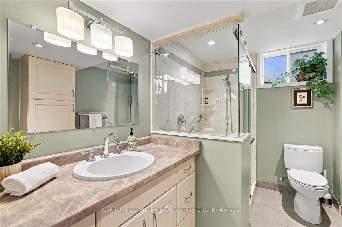 Photo 30 of 2044 Coral Crescent, Burlington, Mountainside — HOMEH