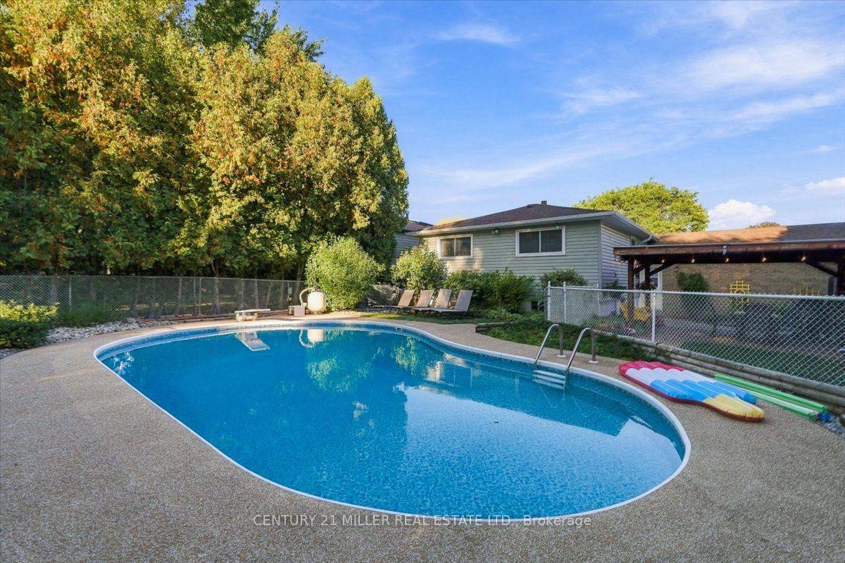 Photo 35 of 2044 Coral Crescent, Burlington, Mountainside — HOMEH