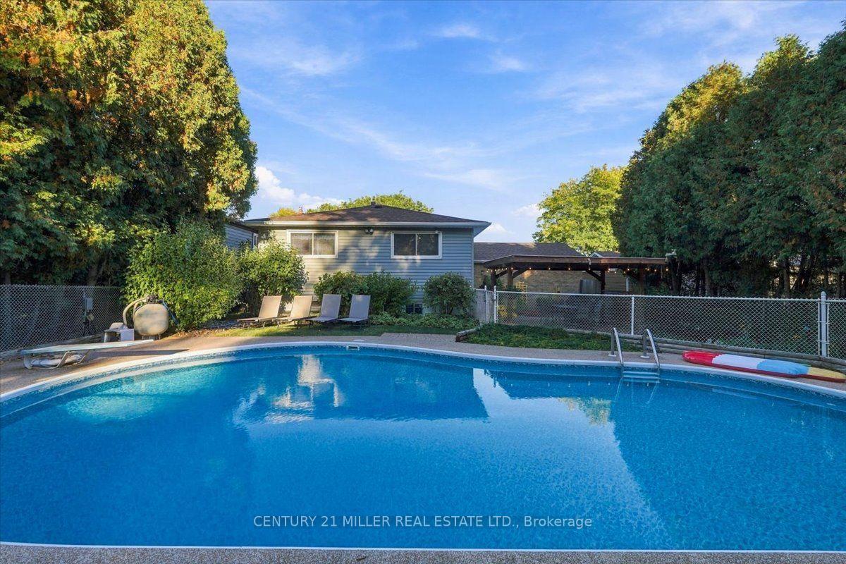 Photo 36 of 2044 Coral Crescent, Burlington, Mountainside — HOMEH