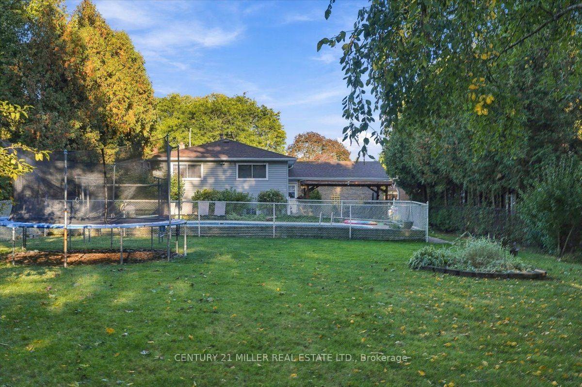 Photo 37 of 2044 Coral Crescent, Burlington, Mountainside — HOMEH