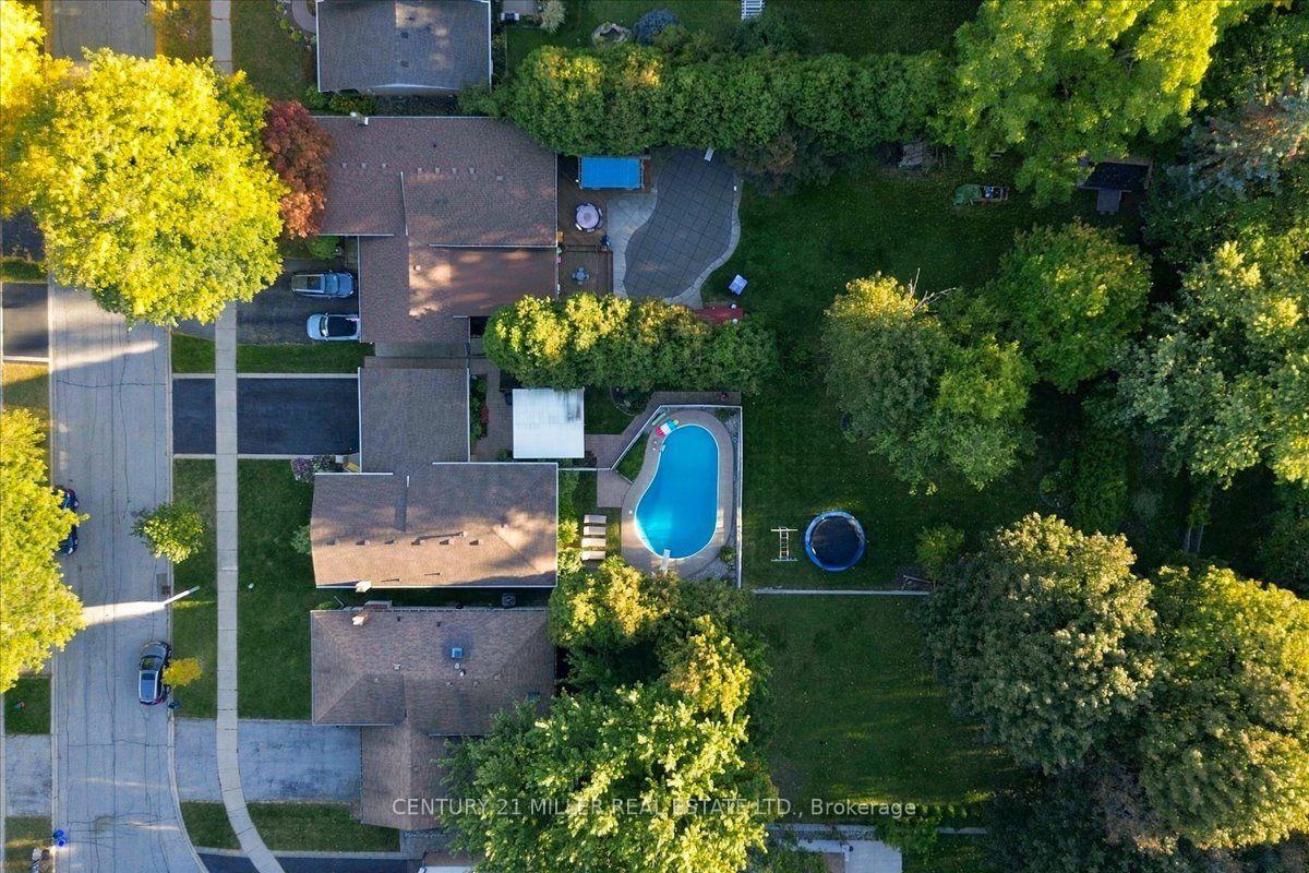 Photo 42 of 2044 Coral Crescent, Burlington, Mountainside — HOMEH