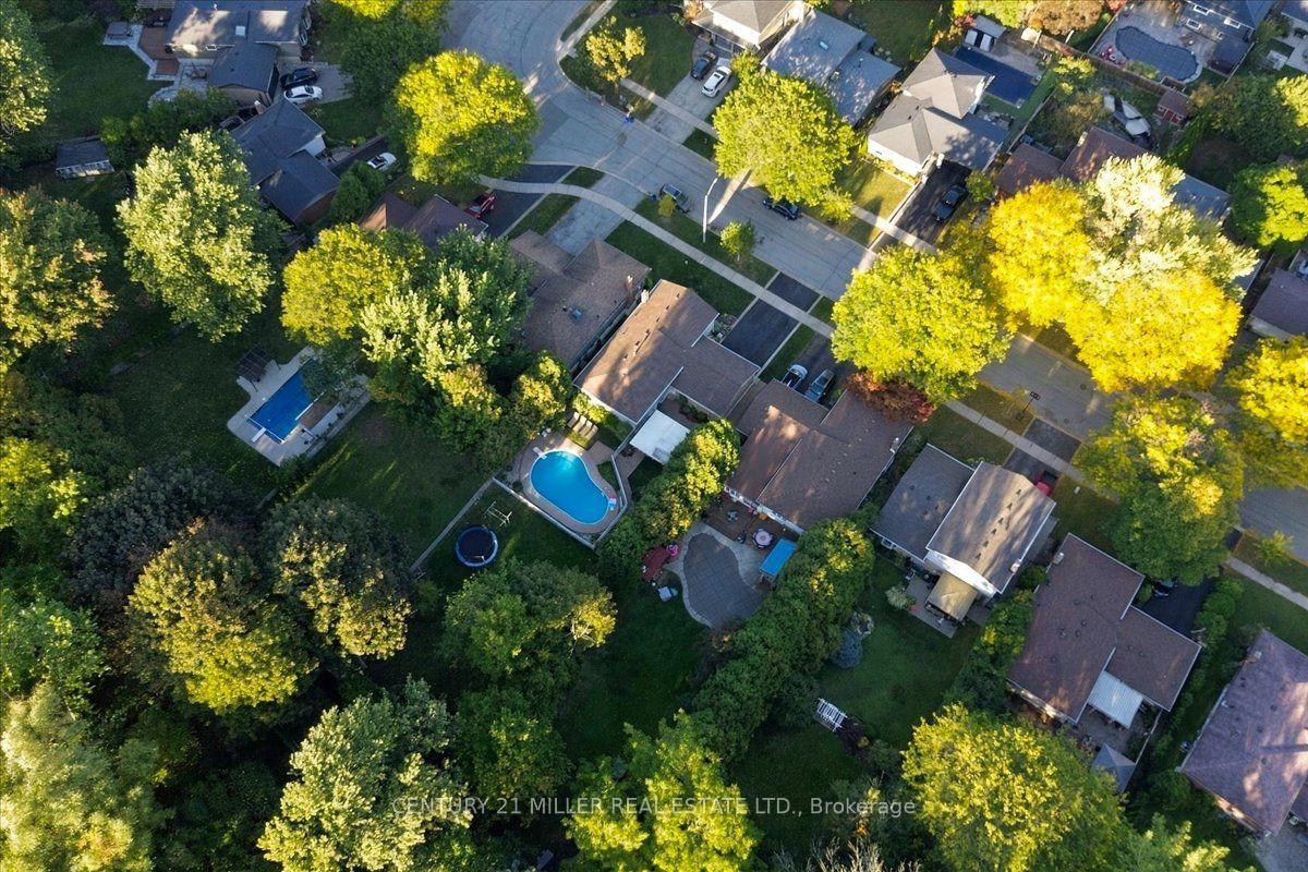 Photo 43 of 2044 Coral Crescent, Burlington, Mountainside — HOMEH