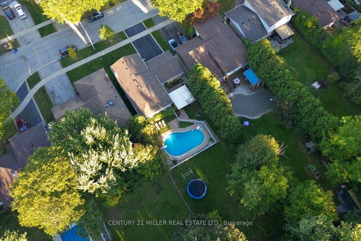 Photo 45 of 2044 Coral Crescent, Burlington, Mountainside — HOMEH