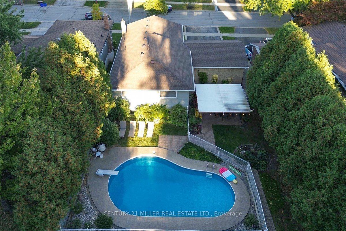Photo 46 of 2044 Coral Crescent, Burlington, Mountainside — HOMEH