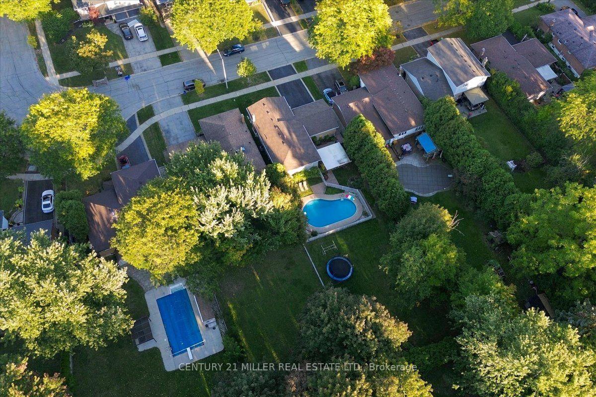 Photo 48 of 2044 Coral Crescent, Burlington, Mountainside — HOMEH