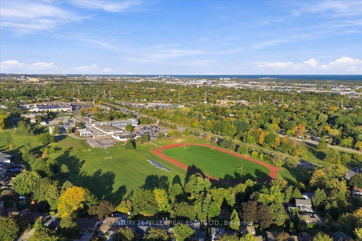 Photo 49 of 2044 Coral Crescent, Burlington, Mountainside — HOMEH
