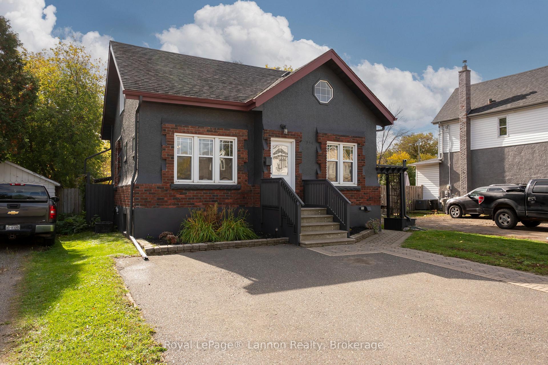 Photo of 234 Amelia St Street E