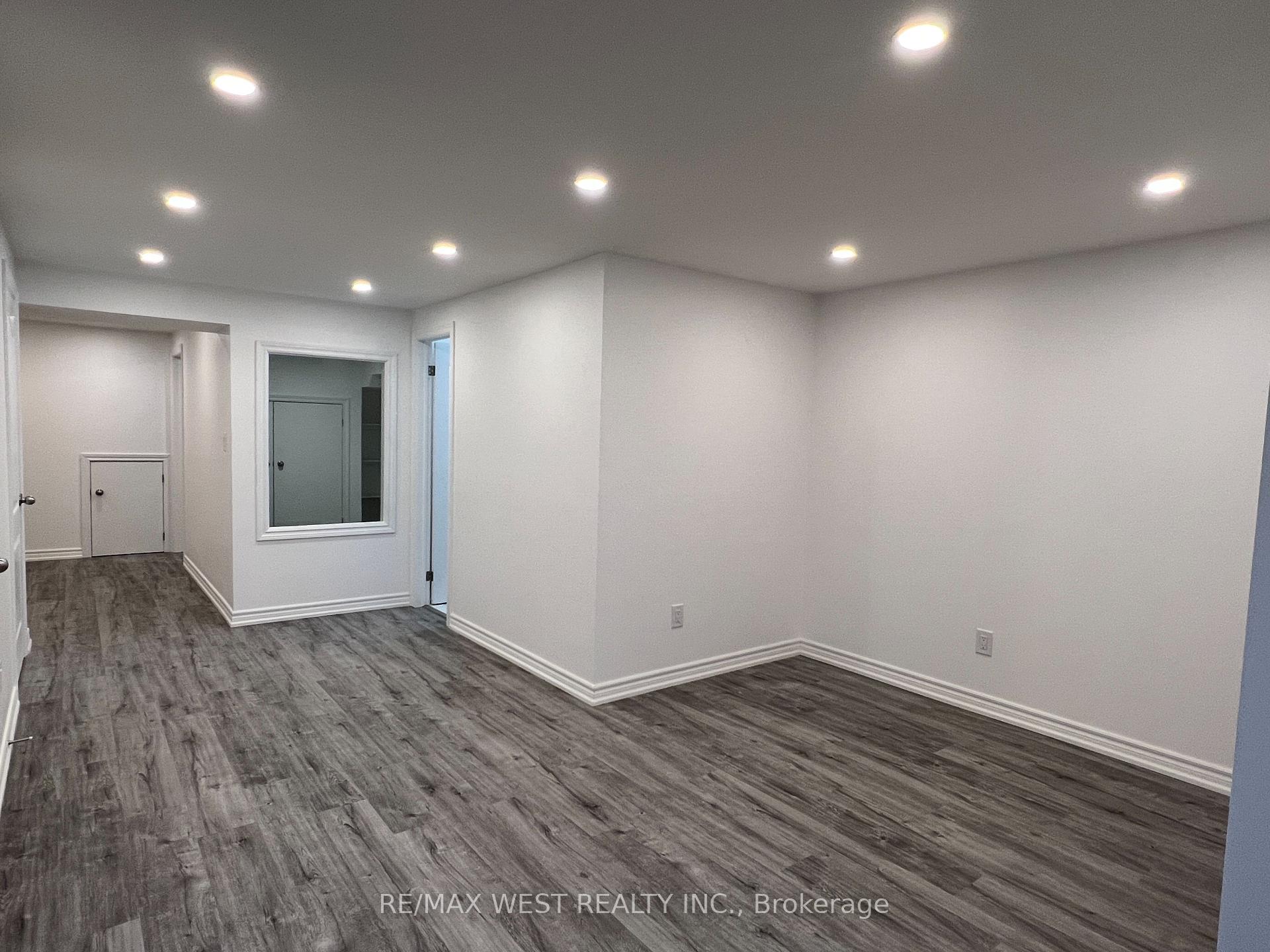 Photo 4 of Unit Basement, 3 Earnshaw Drive, Markham, Victoria Square — HOMEH