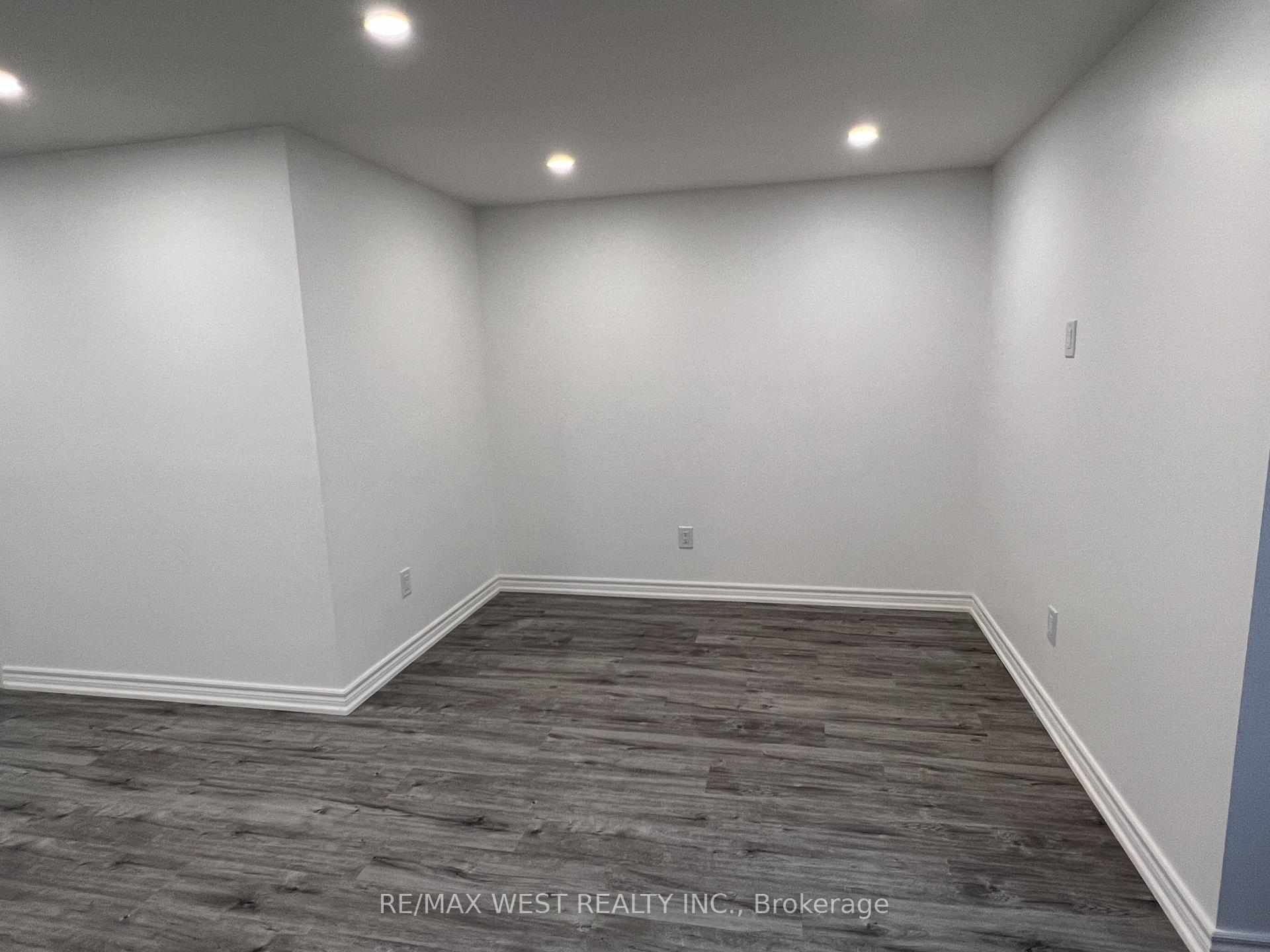 Photo 5 of Unit Basement, 3 Earnshaw Drive, Markham, Victoria Square — HOMEH