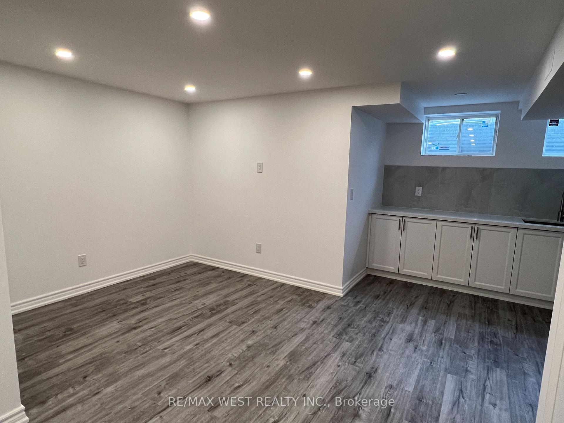 Photo 6 of Unit Basement, 3 Earnshaw Drive, Markham, Victoria Square — HOMEH
