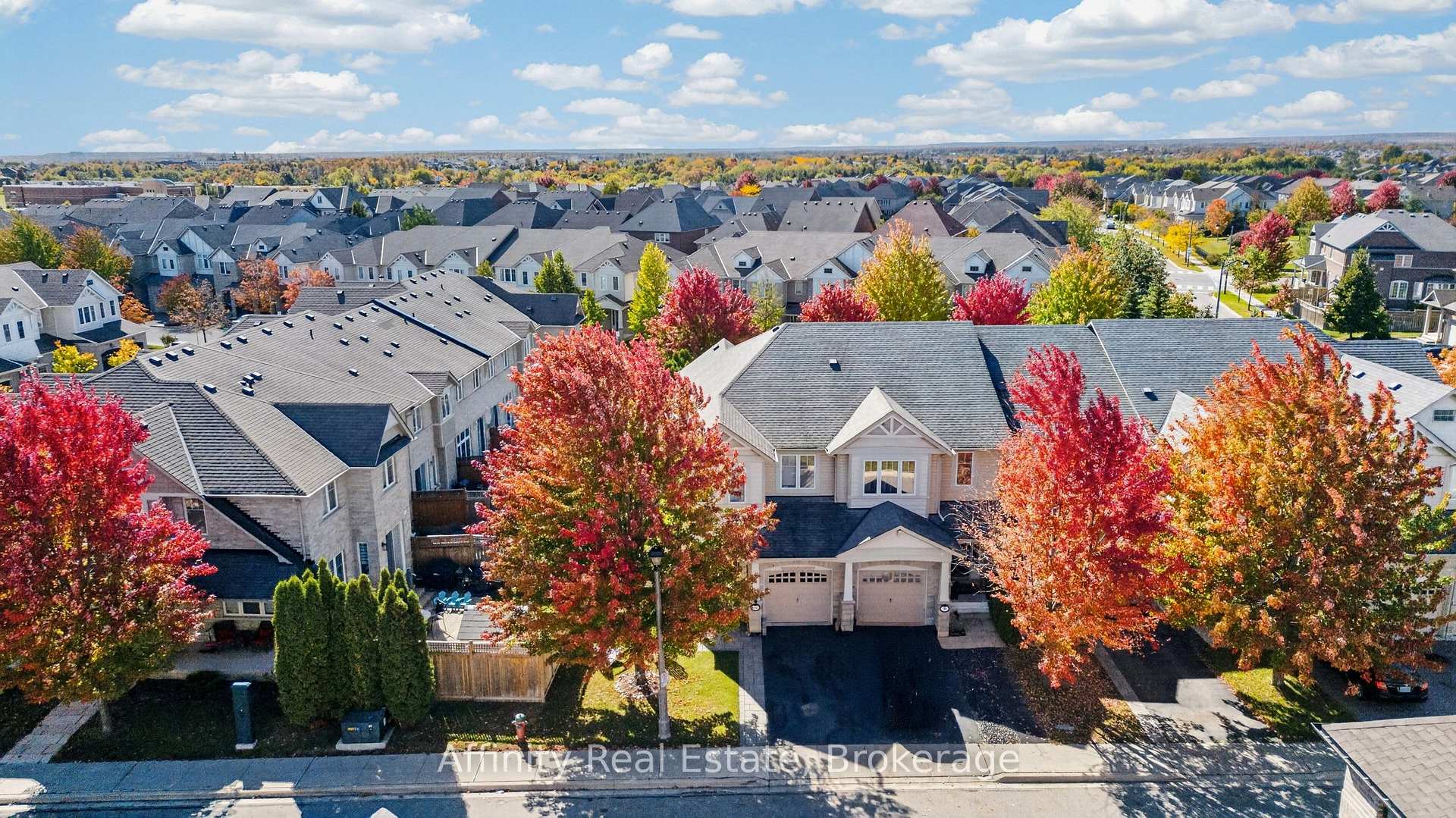 Photo 2 of 10 Maplerun Street, Caledon, Rural Caledon — HOMEH