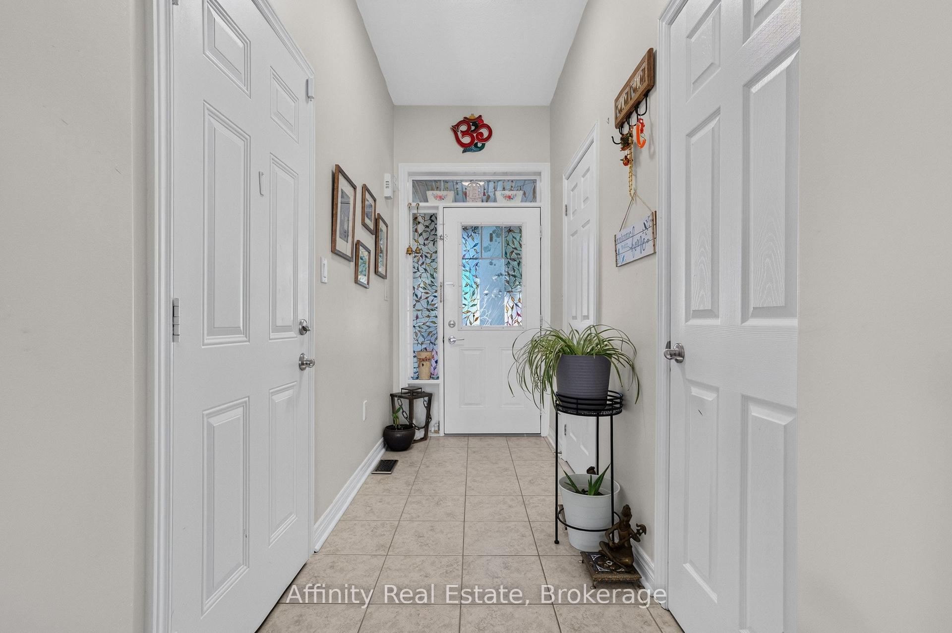 Photo 8 of 10 Maplerun Street, Caledon, Rural Caledon — HOMEH