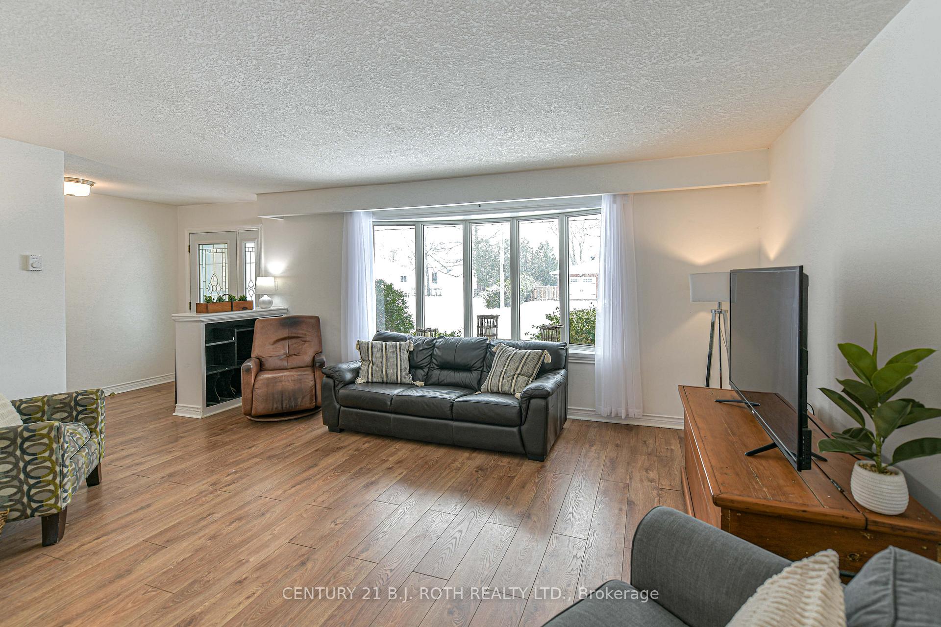 Photo 4 of 201 Point Street, Clearview, Stayner — HOMEH