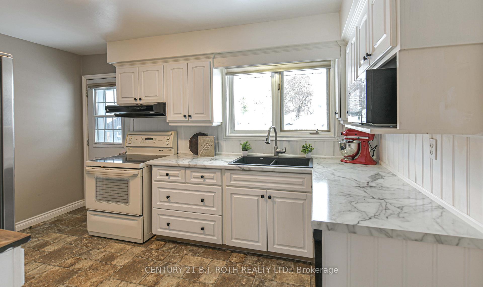 Photo 5 of 201 Point Street, Clearview, Stayner — HOMEH