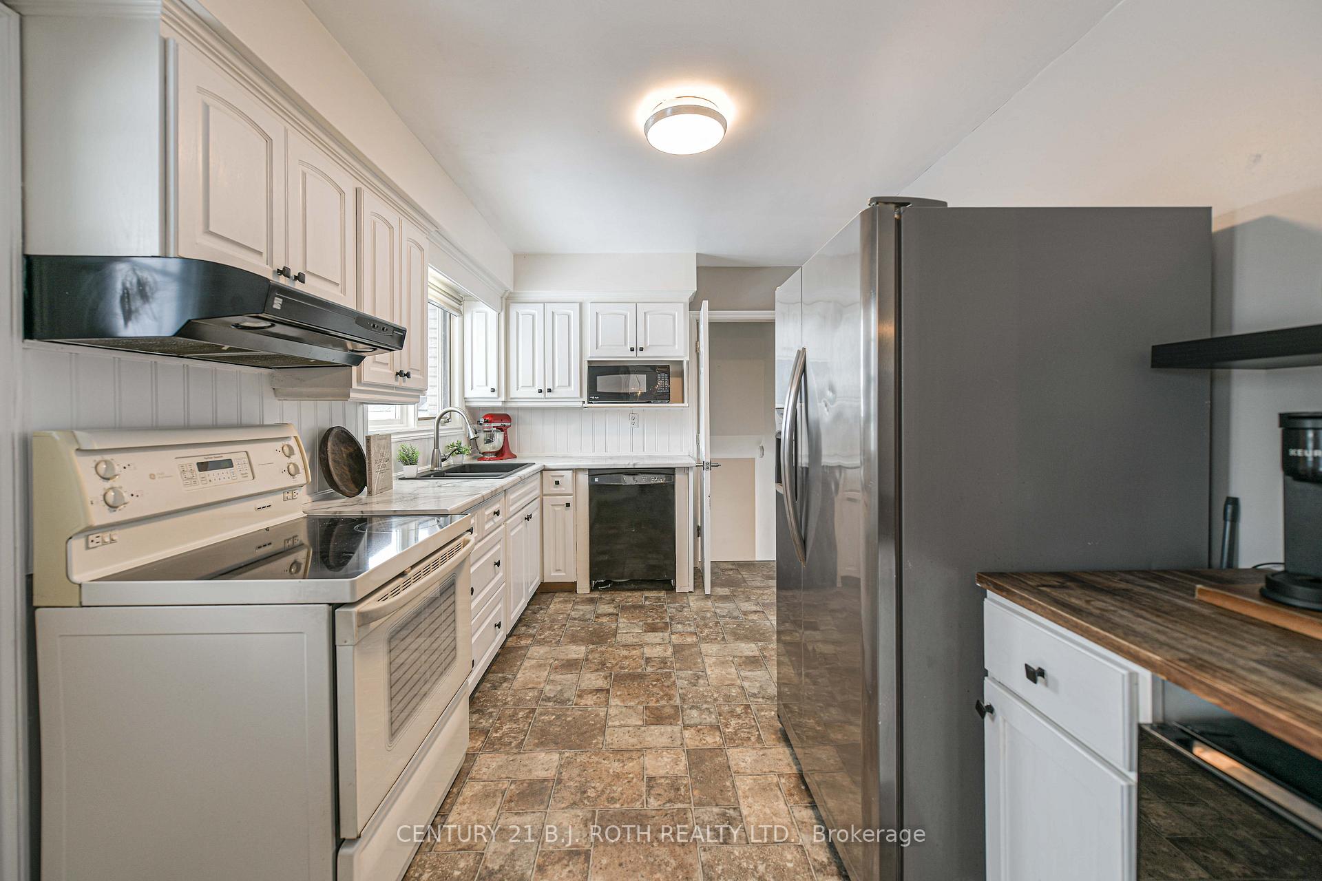 Photo 7 of 201 Point Street, Clearview, Stayner — HOMEH