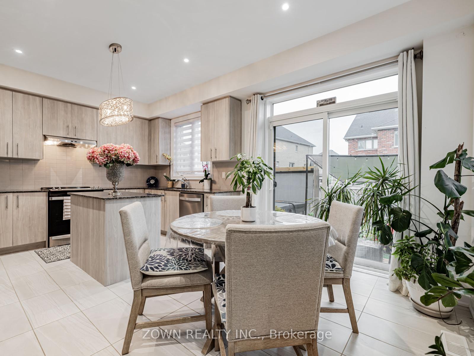 Photo 11 of 1352 Blackmore Street, Innisfil, Alcona — HOMEH