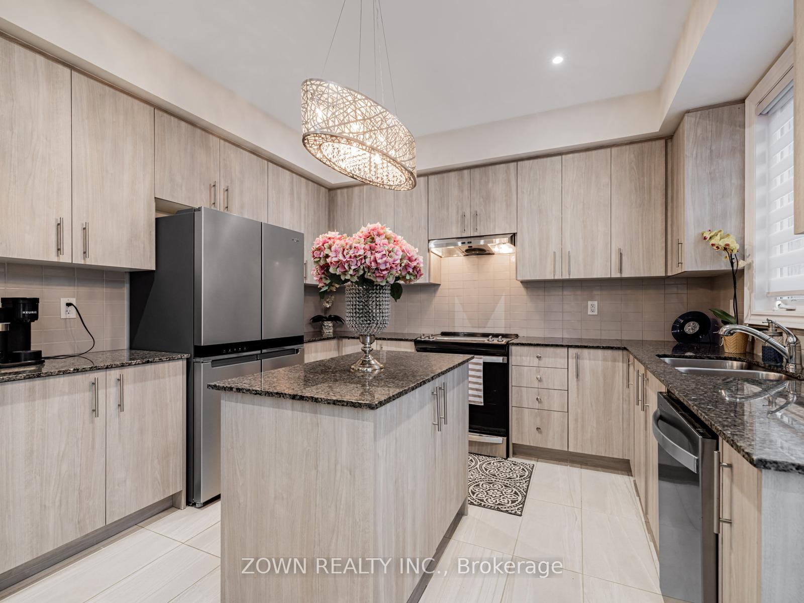 Photo 13 of 1352 Blackmore Street, Innisfil, Alcona — HOMEH