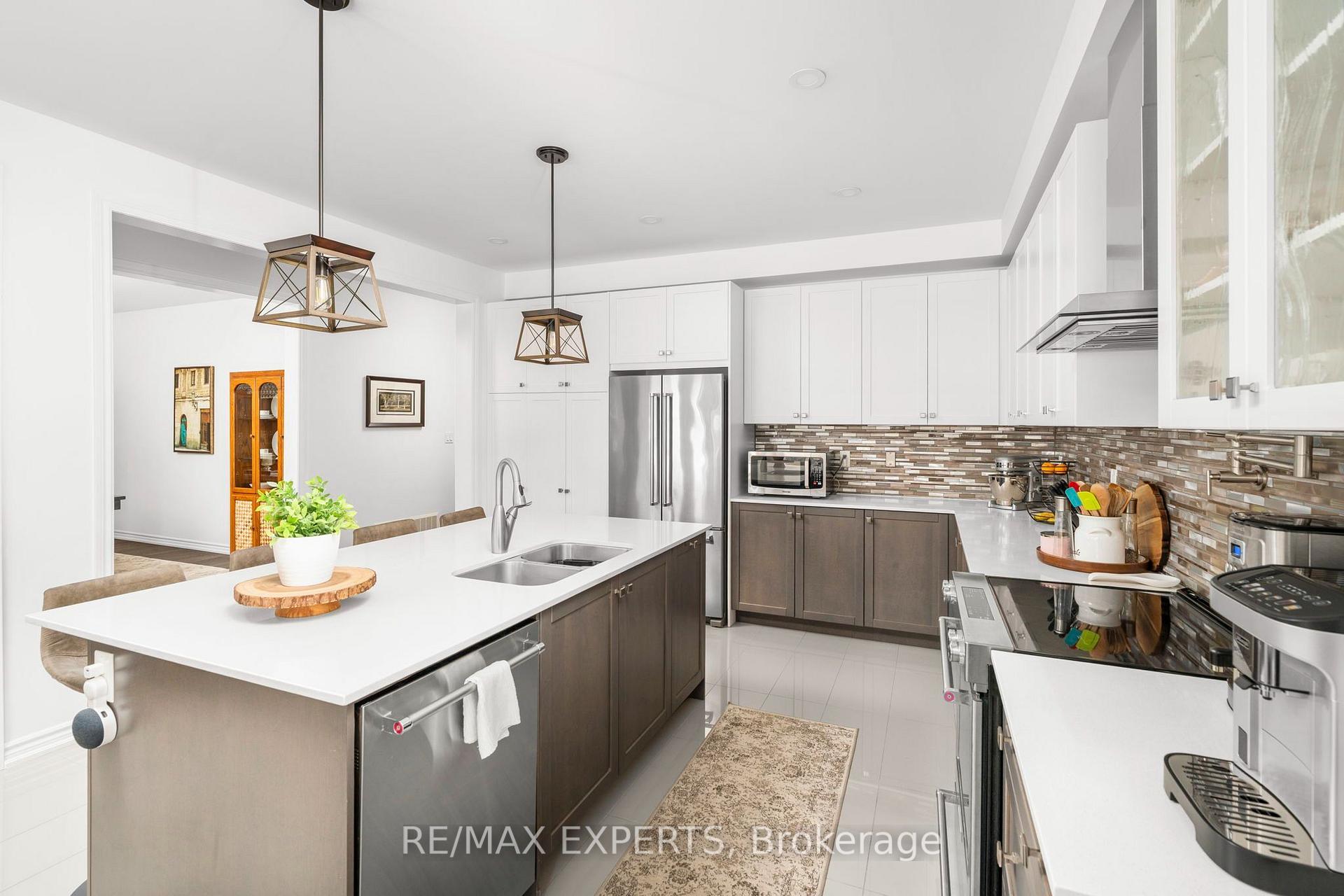 Photo 17 of 20 Hackett Street, New Tecumseth, Alliston — HOMEH