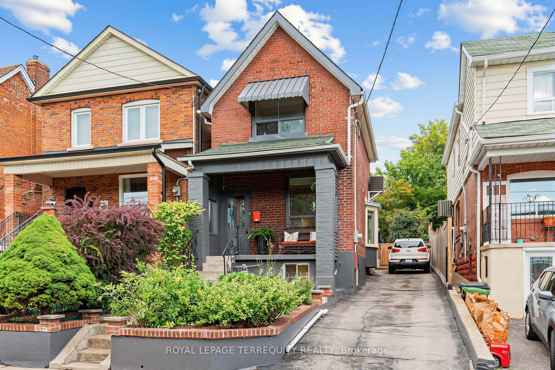 Photo 1 of 211 Blackthorn Avenue, Toronto, Weston-Pellam Park — HOMEH