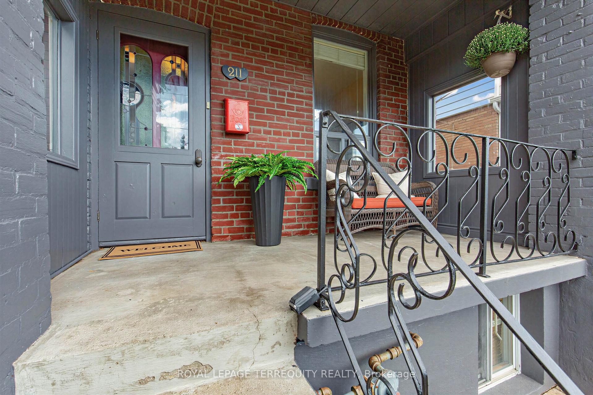 Photo 3 of 211 Blackthorn Avenue, Toronto, Weston-Pellam Park — HOMEH