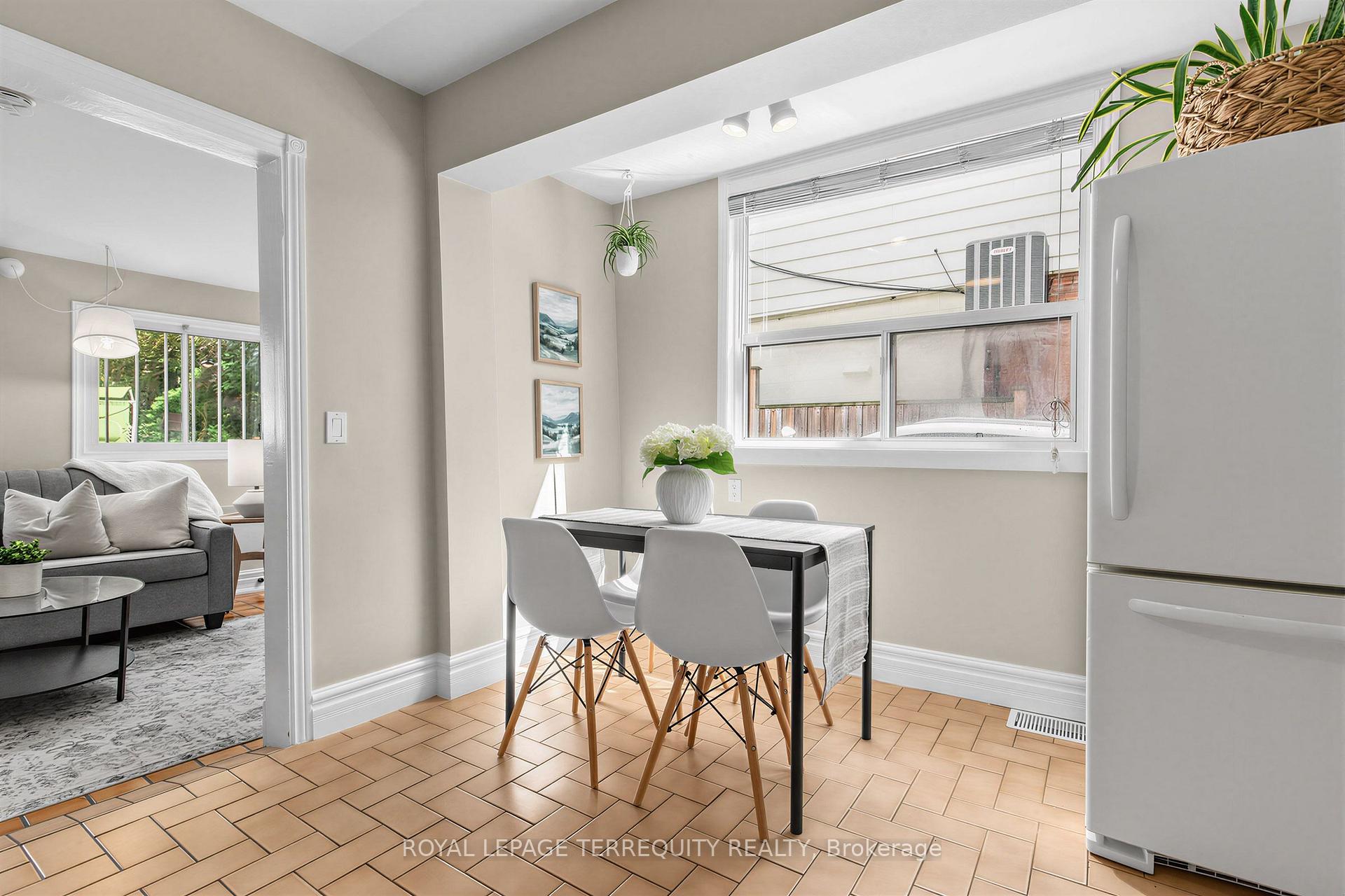 Photo 10 of 211 Blackthorn Avenue, Toronto, Weston-Pellam Park — HOMEH